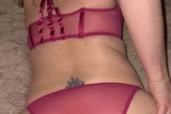 Snack on MILF Crack