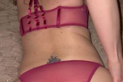 Snack on MILF Crack